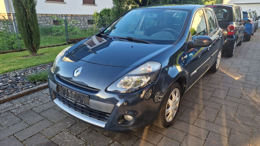 Renault Clio 115.220 km 2.800 &euro; Aßlar / Werdorf 35614