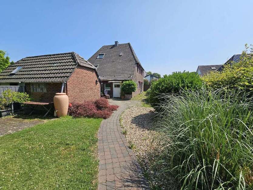 Haus zum Kaufen in Krefeld 319.000 € 95 m²
