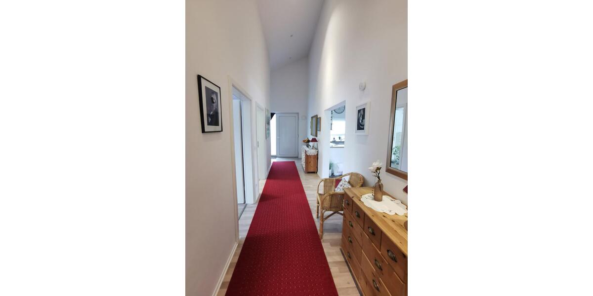 Außergewöhnlicher, barrierefreier Architekten-Bungalow mit Garten und Terrasse 3 zimmer