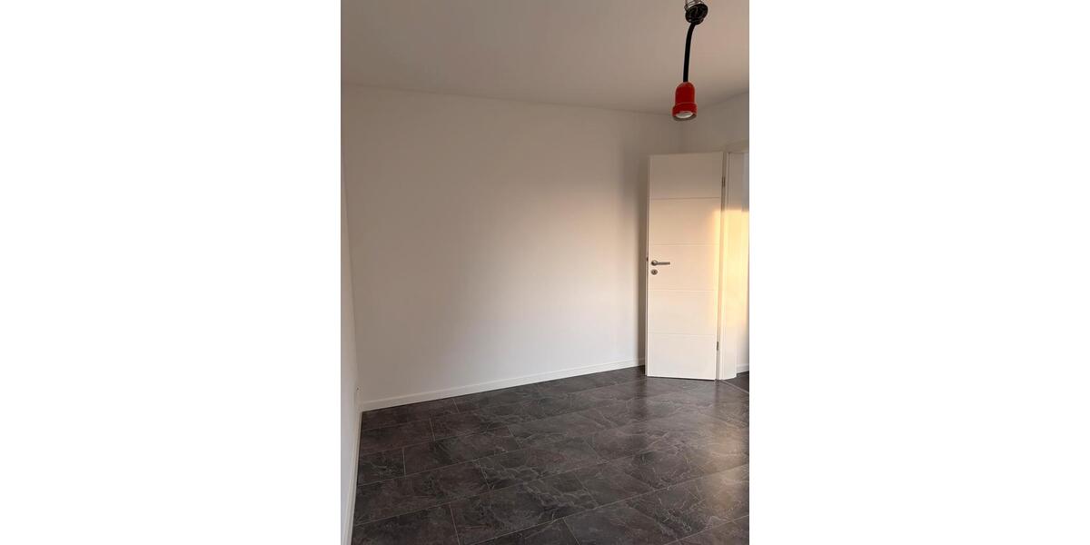 Sanierte Haushälfte mit Garten zu vermieten 3 zimmer