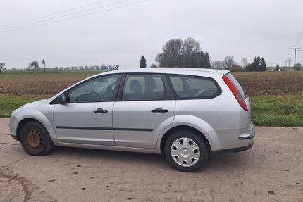 Ford Focus 174.600 km 700 € Großlangheim 97320