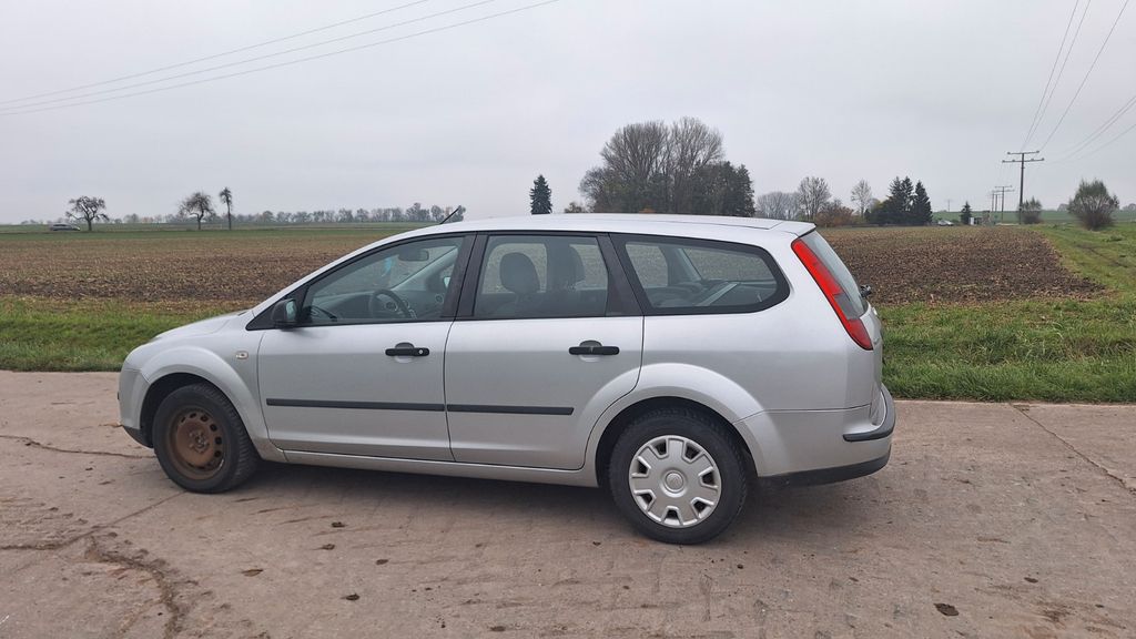 Ford Focus 174.600 km 700 € Großlangheim 97320