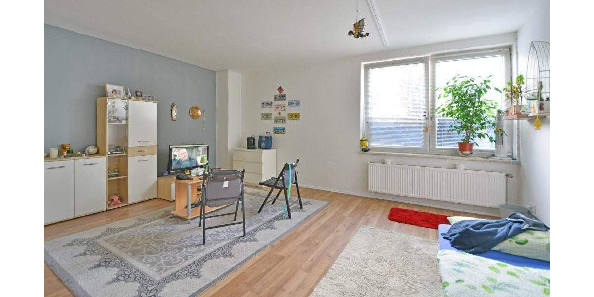 MFH mit 16 Wohneinheiten und 12 Stellplätzen; Eckgrundstück an 2 Straßen, KS-Schillerviertel 3 zimmer