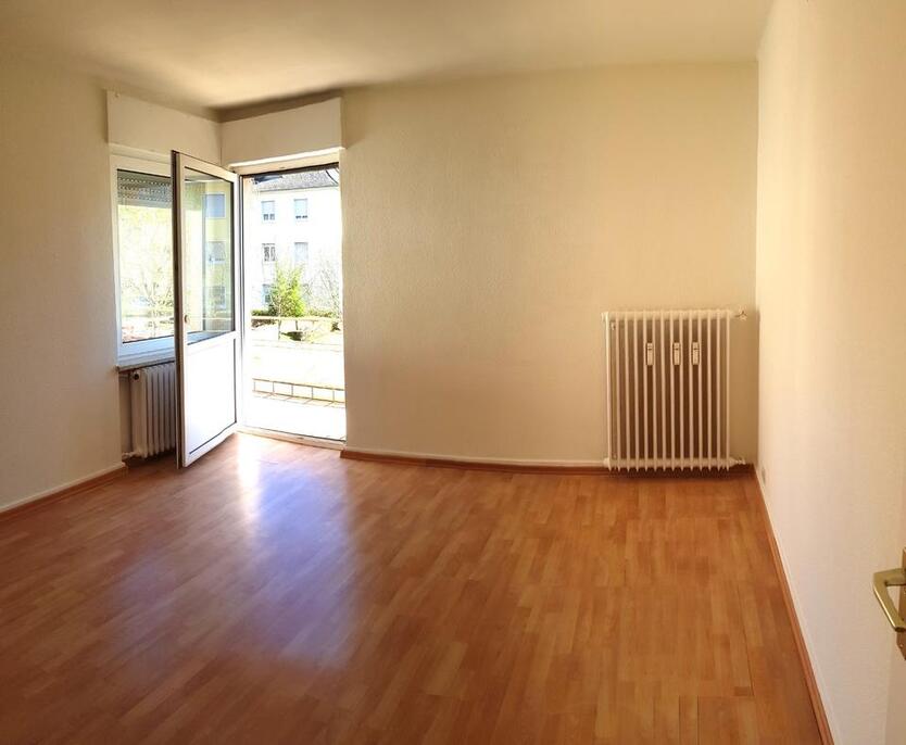 ab 1.10.: 3ZKB mit Loggia u. Garten u. Garage - city-nah