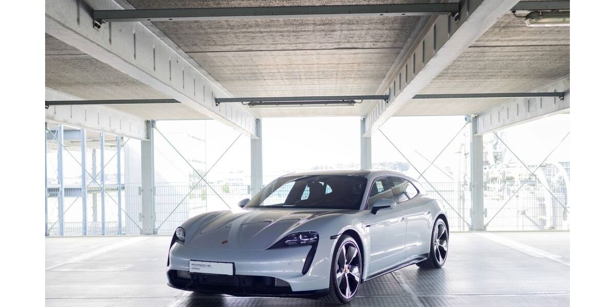 Porsche Taycan 14.990 km 98.880 &euro; Friedrichshafen 88045