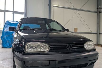 VW Golf 126.000 km 3.800 &euro; Neunkirchen-Seelscheid 53819