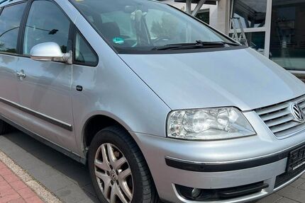 VW Sharan 264.600 km 4.989 &euro; Minden 32423