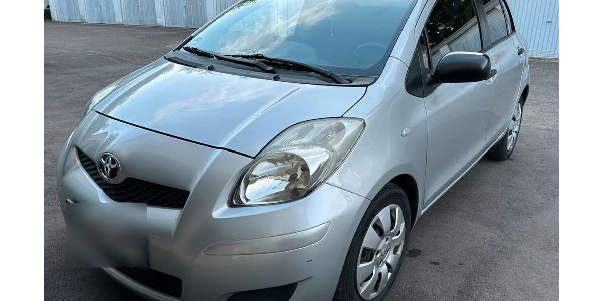 Toyota Yaris 112.000 km 5.500 &euro; Eislingen 73054