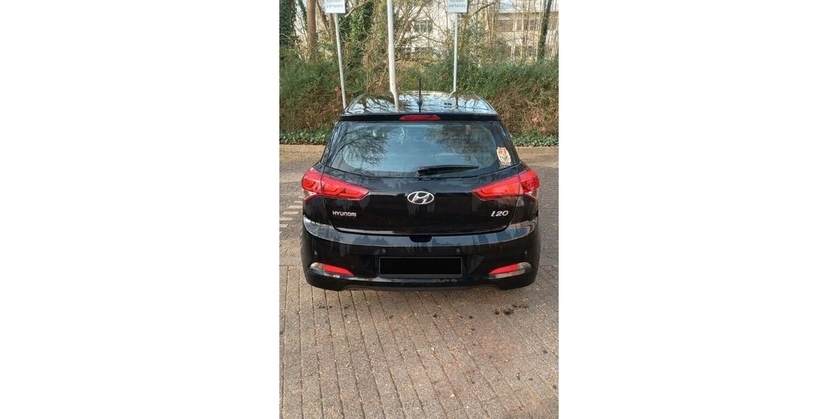 Hyundai i20 110.133 km 10.900 &euro; Würselen 52146