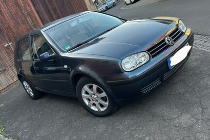 VW Golf 218.000 km 1.700 &euro; Weitershain 35305