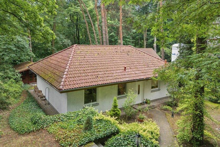 Bungalowtraum im Grünen - flexibel befahrbares Grundstück und moderne Ausstattung