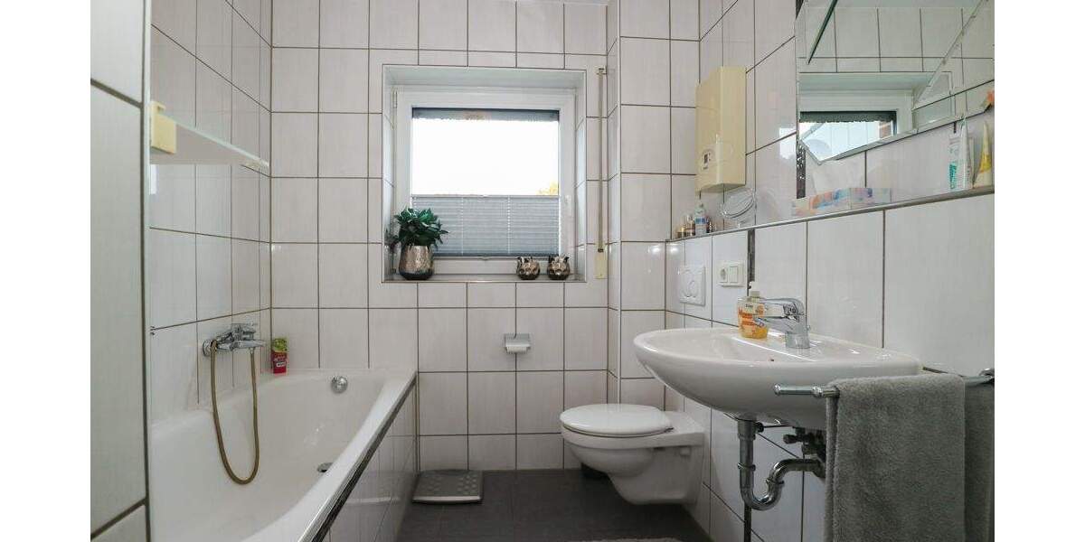 Mehrfamilienhaus, Wohnhaus Neuss / Rosellerheide Rosellen - 8 Zimmer, 282 m&sup2;, 750.000&euro; | Angebot:24041600