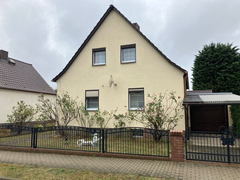 Freistehendes Einfamilienhaus mit Garten und Garage in ruhiger Lage direkt in Jessen