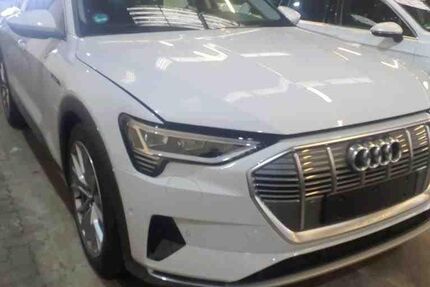 Audi e-tron 35.738 km 32.170 € Nabburg 92507