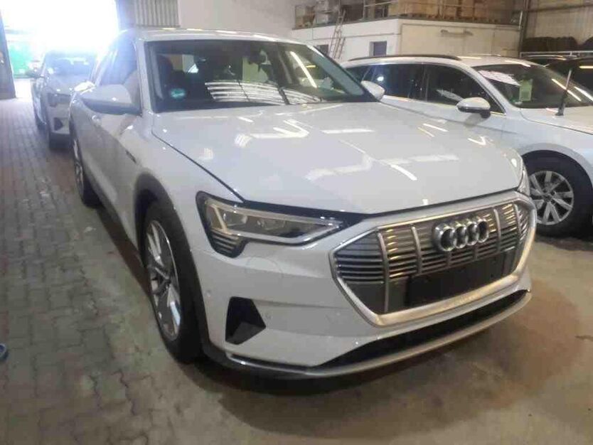 Audi e-tron 35.738 km 32.170 € Nabburg 92507
