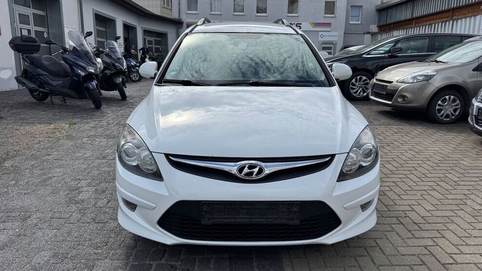 i30