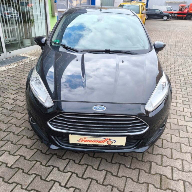 Ford Fiesta 112.500 km 6.990 € Regensburg 93055