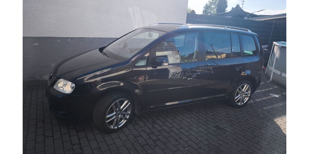 VW Touran 327.255 km 3.249 &euro; Herdorf 57562