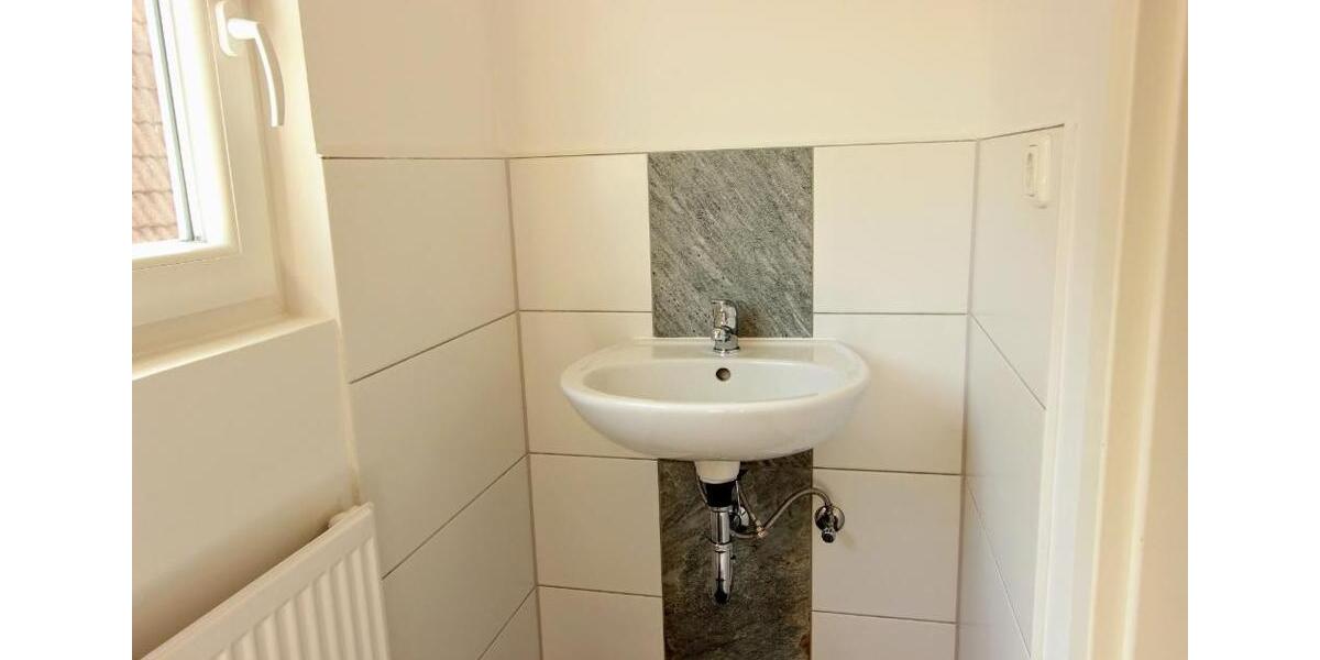 Einfamilienhaus Wilhelmshaven Altengroden - 3 Zimmer, 100 m&sup2;, 900&euro; | Angebot:26393116