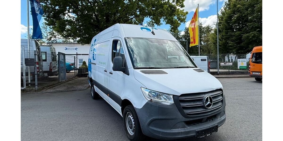Mercedes-Benz Sprinter 221.874 km 14.990 &euro; Niederelbert 56412