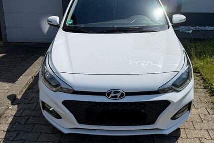 Hyundai i20 67.000 km 10.400 &euro; Remscheid 42899