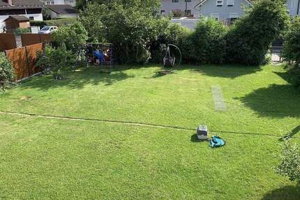 Helle 4-Zimmer-Wohnung mit Balkon und Gartenanteil in HarthausenGrasbrunn. 4 zimmer