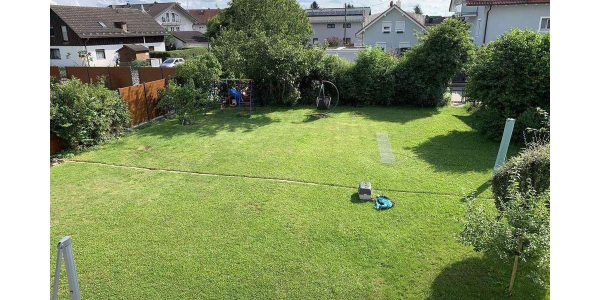 Helle 4-Zimmer-Wohnung mit Balkon und Gartenanteil in HarthausenGrasbrunn. 4 zimmer