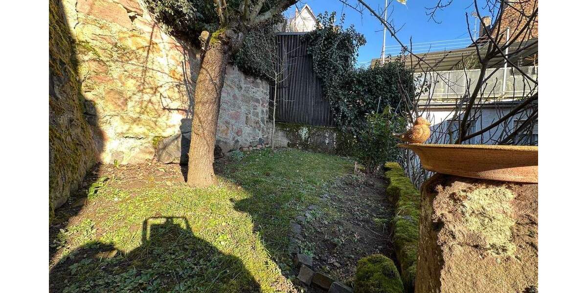 Einfamilienhaus Fritzlar - 6 Zimmer, 145 m&sup2;, 150.000&euro; | Angebot:25385502