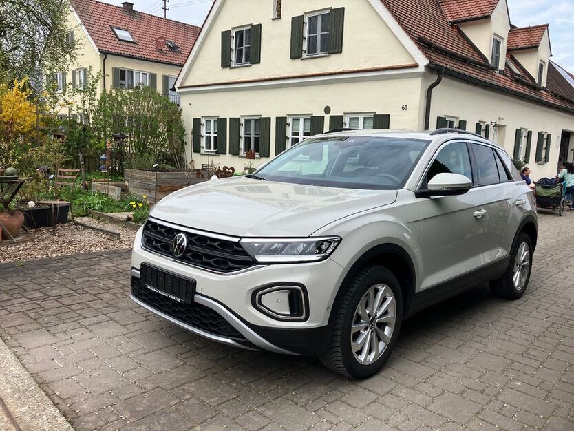 VW T-Roc 34.195 km 24.985 € Baiershofen 86450