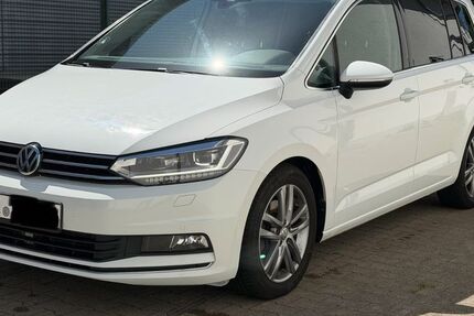 VW Touran 180.000 km 13.900 &euro; Kiel 24143