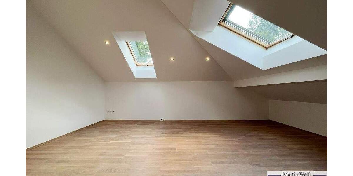 Doppelhaushälfte Berg Maxhöhe - 5 Zimmer, 197 m&sup2;, 3.595&euro; | Angebot:24437637