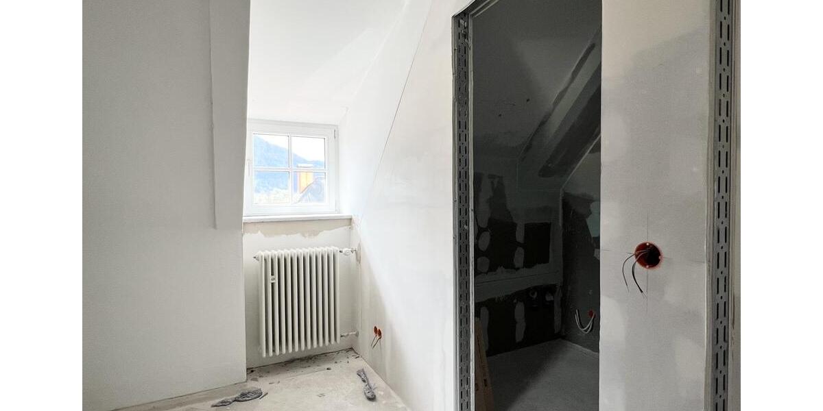 Dachgeschoßwohnung Lenggries - 3 Zimmer, 81 m&sup2;, 1.060&euro; | Angebot:26367299