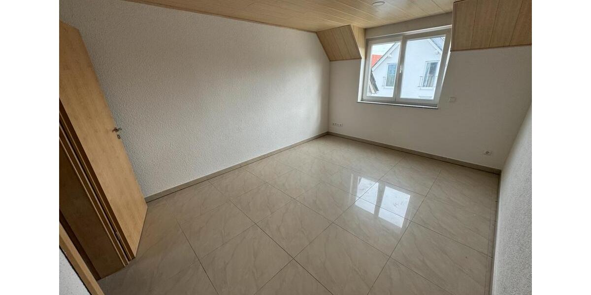 Etagenwohnung Rüsselsheim am Main - 3 Zimmer, 97 m&sup2;, 1.690&euro; | Angebot:26661979
