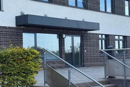 Gewerbefläche mit Büro, Sozialraum & Lager zu vermieten – ca. 645 m² zimmer