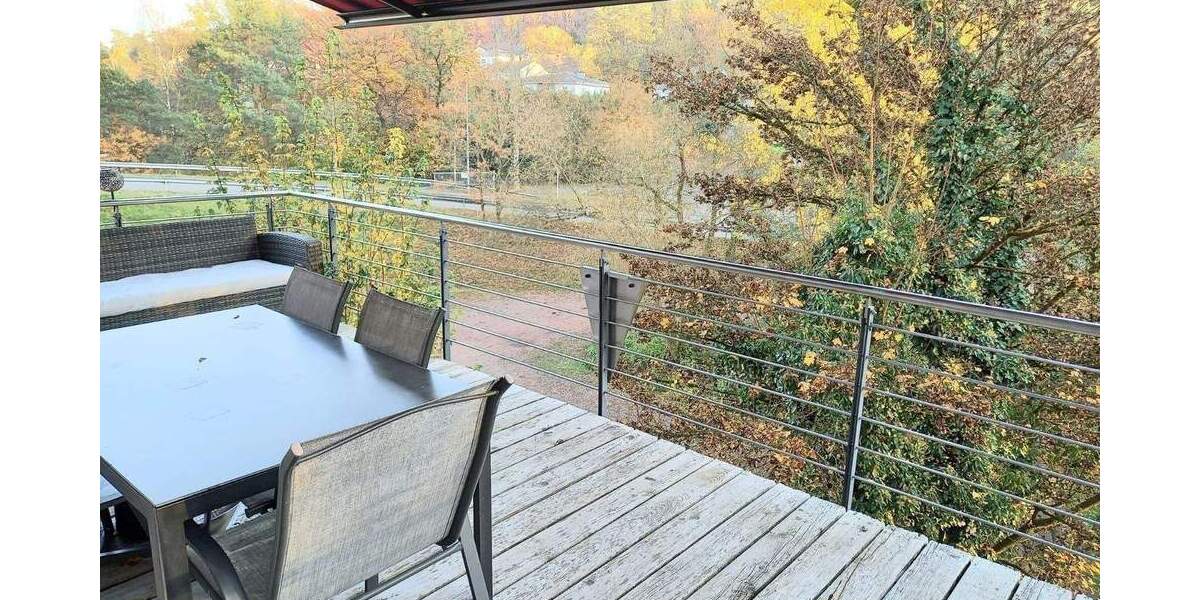 Einfamilienhaus mit Balkon, Terrasse, Garten und Garage, kernsaniert + renoviert (bei Ausbau DG + ca.40 m² Wfl) in Rodalben - Waldrandlage 4 zimmer