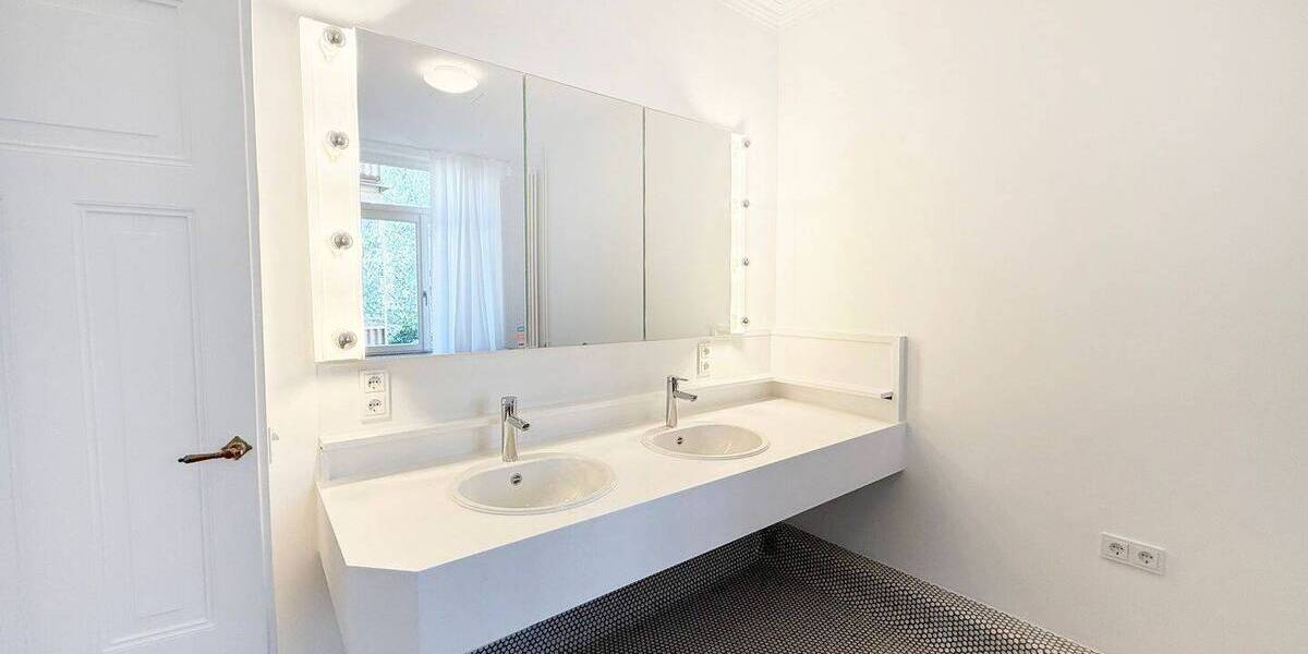 Etagenwohnung Stuttgart Mitte - 5 Zimmer, 170 m&sup2;, 2.980&euro; | Angebot:26364041