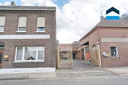 Aldekerk: Historisches Reihenendhaus mit Lagerhallen u. Büros 7 zimmer