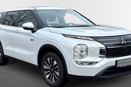 Mitsubishi Outlander 3.811 km 44.240 &euro; Hoyerswerda 02977