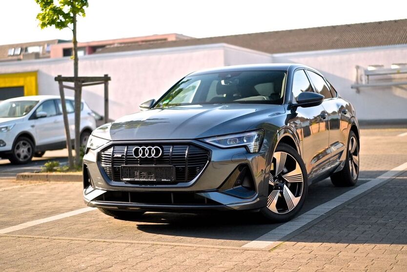 Audi e-tron 74.978 km 27.780 € Moers 47443