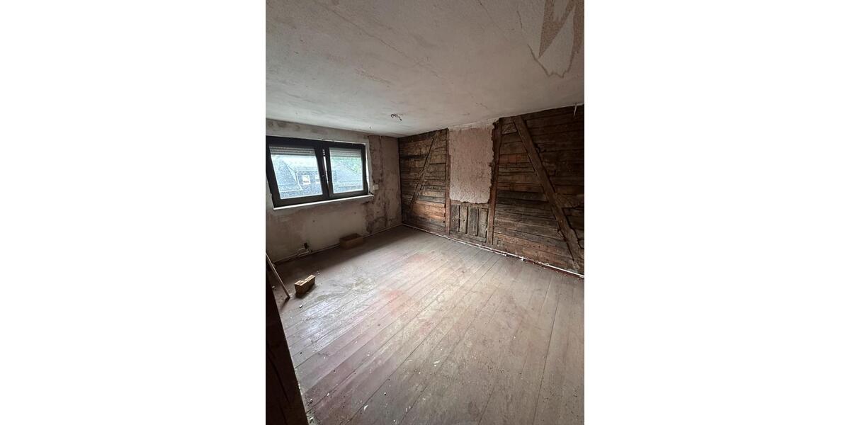 Einfamilienhaus Neustadt bei Coburg - 6 Zimmer, 190 m&sup2;, 32.000&euro; | Angebot:26830247