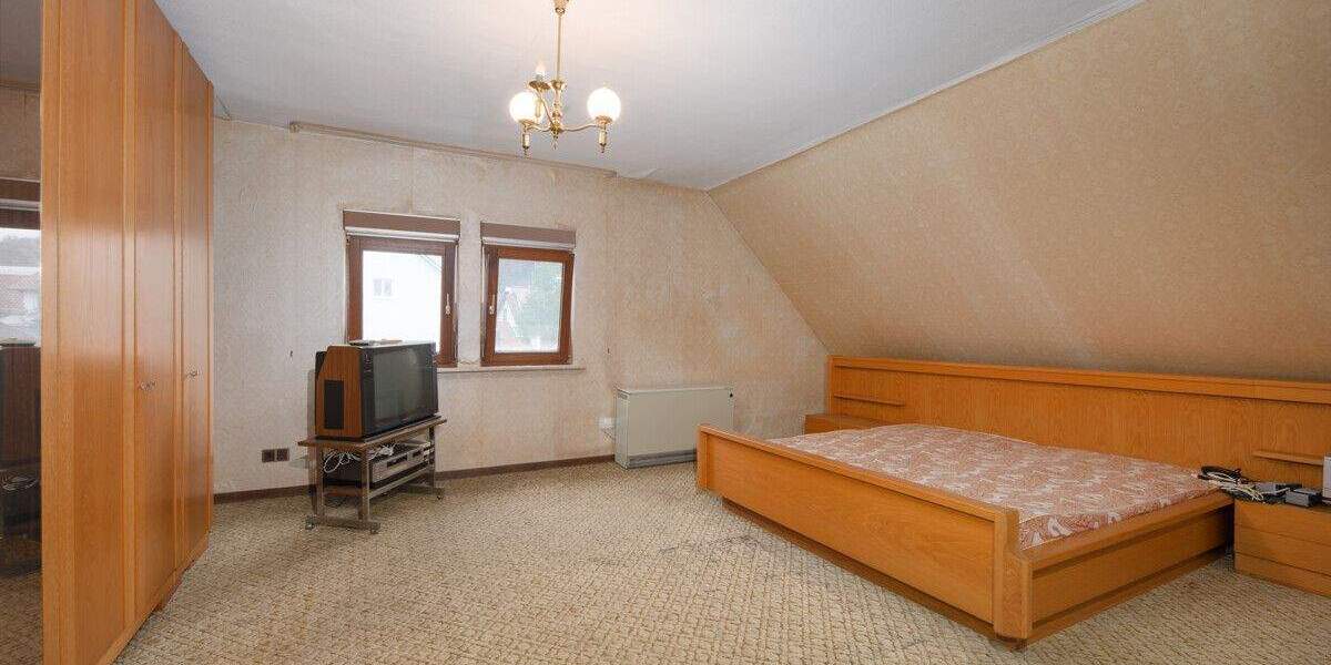 Einfamilienhaus Königsbach-Stein Königsbach - 7 Zimmer, 193 m&sup2;, 298.000&euro; | Angebot:24860353