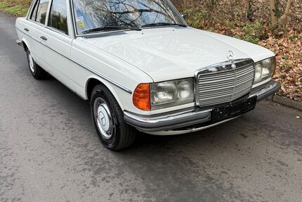 Mercedes-Benz 280 105.000 km 14.990 &euro; Brüssow 17326