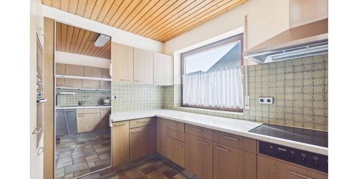 Einfamilienhaus Waiblingen Bittenfeld - 7 Zimmer, 227 m&sup2;, 780.000&euro; | Angebot:26156650