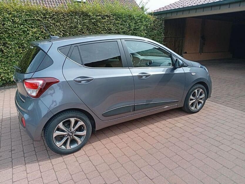i10