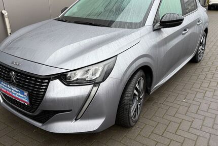 Peugeot 208 24.100 km 15.490 &euro; Bad Segeberg 23795