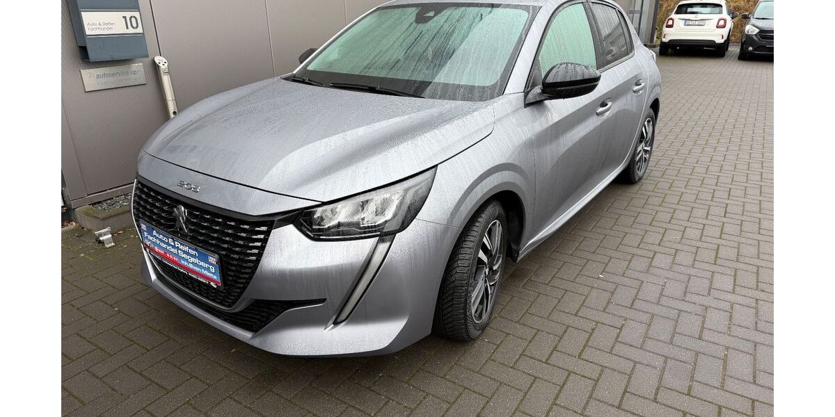 Peugeot 208 24.100 km 15.490 &euro; Bad Segeberg 23795