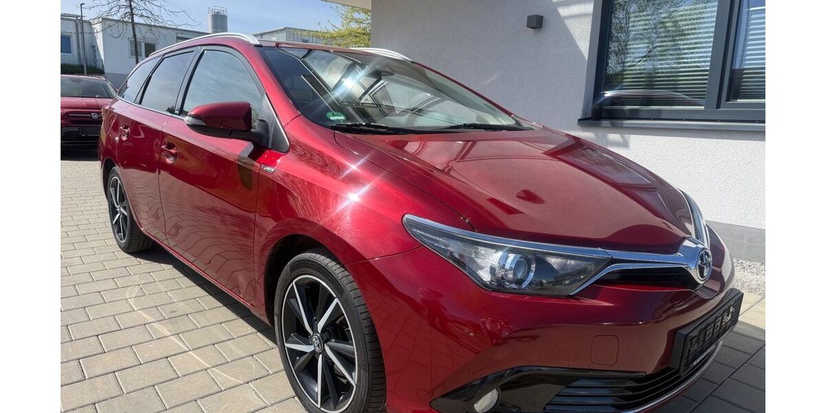 Toyota Auris 174.000 km 7.890 &euro; Mainburg 84048