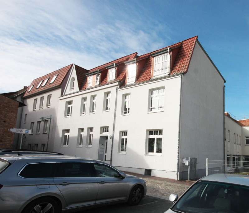 Wohnung zum Mieten in Güstrow 420 € 63.85 m²