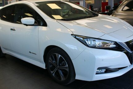 Nissan Leaf 40KWh Tekna 73.565 km 11.980 &euro; Euskirchen 53881
