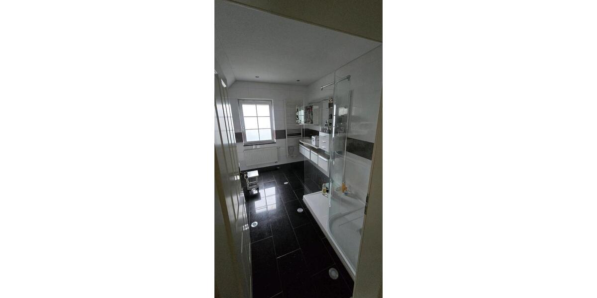 Einfamilienhaus Gütersloh - 6 Zimmer, 141 m&sup2;, 1.500&euro; | Angebot:25384128